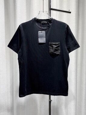 🚩steal Prada Black Short-Sleeve Pocket Tee